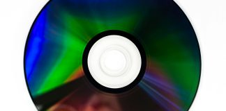 Compact Disc-ul: revoluția muzicii anilor '90 în România