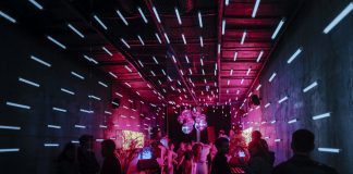 Discotecile de cartier din anii ‘80-’90 în România: cum arăta o seară de dans Discotecile de cartier din anii ‘80-’90 în România: cum arăta o seară de dans