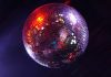 David Bowie și „Let’s Dance”: cum a ajuns pop-ul dance britanic în România anilor ’80 disco lights