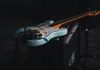 Nirvana și explozia grunge-ului: cum a ajuns muzica lui Kurt Cobain în România anilor ’90 electric guitar close