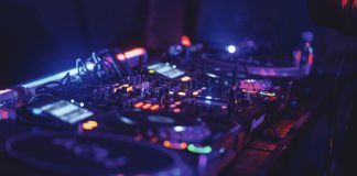 turntable dj