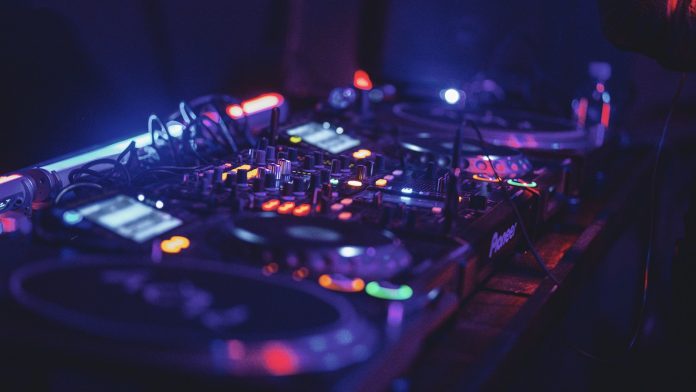 turntable dj